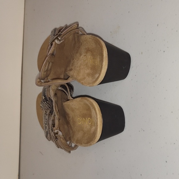 Vionic Sandal, Snake Print, Size 7 - Picture 3 of 12